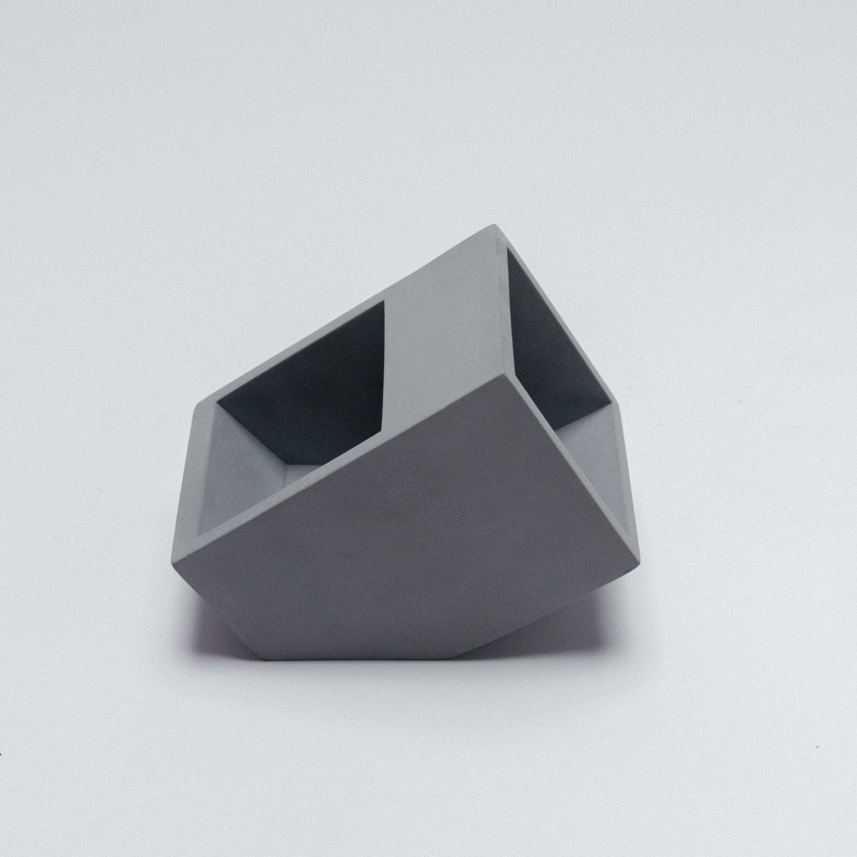 Hand-cast concrete organizer